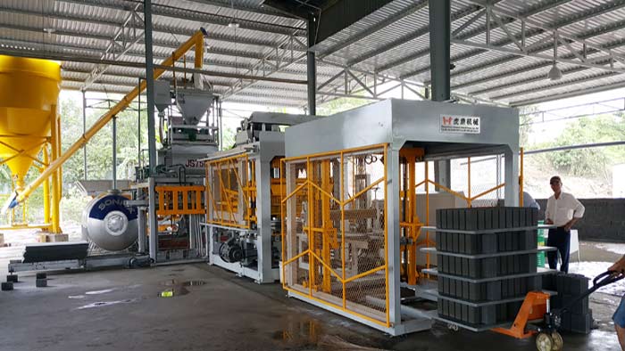 QT8-15 block machine case